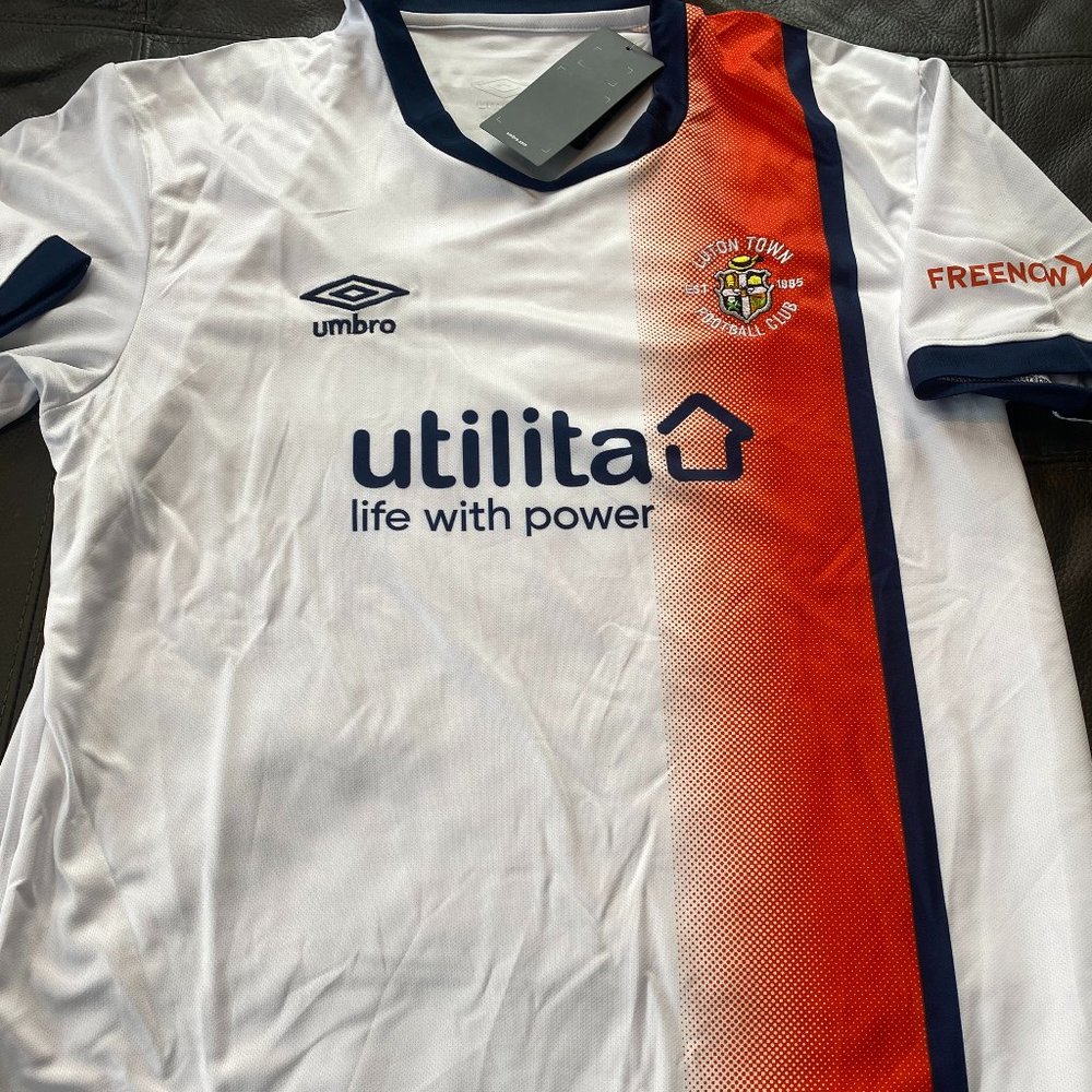 Umbro LUTON TOWN FC Men's JERSEY Sz M,L,XL or 2XL English Premier New w tags
